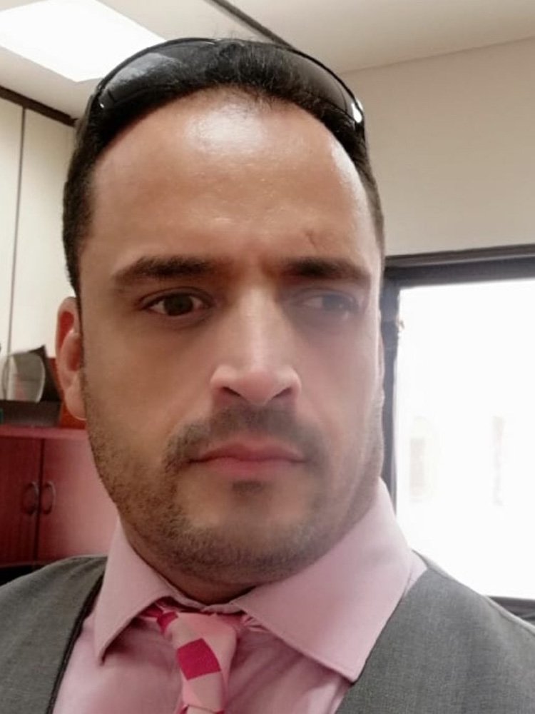  - رئيس لجنة البحث 